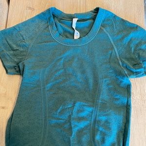 Lululemon women’s top